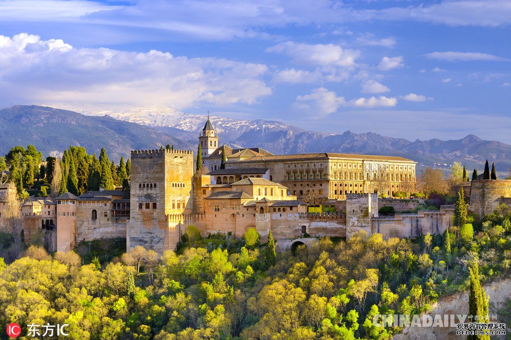 巡礼世界著名城堡建筑:藏入砖石的童话梦