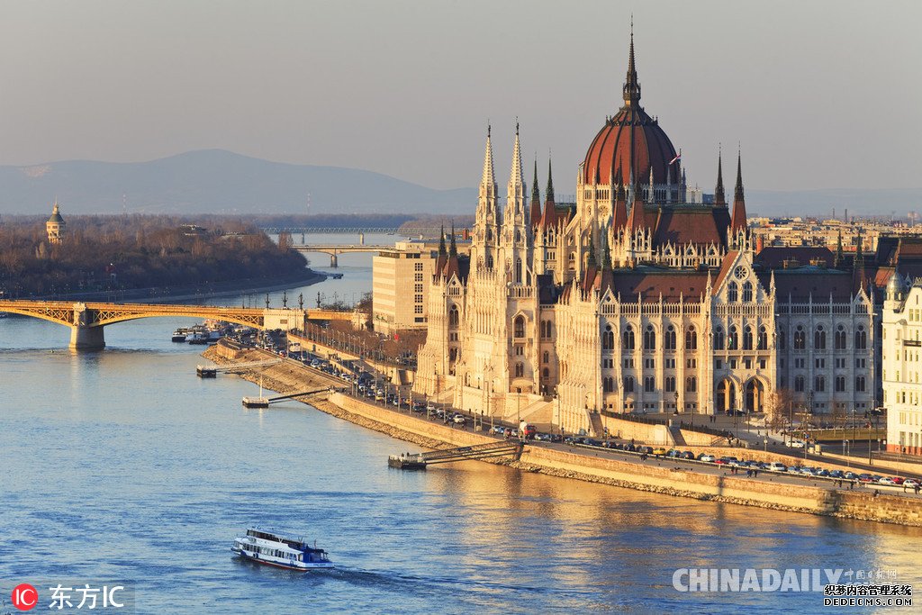 巡礼世界著名城堡建筑:藏入砖石的童话梦